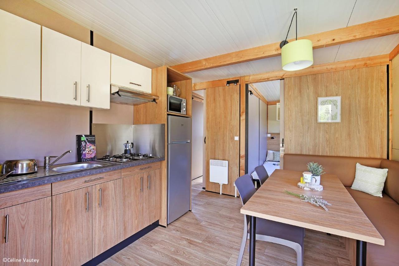 Camping Des Loisirs Evron Hotel Room photo