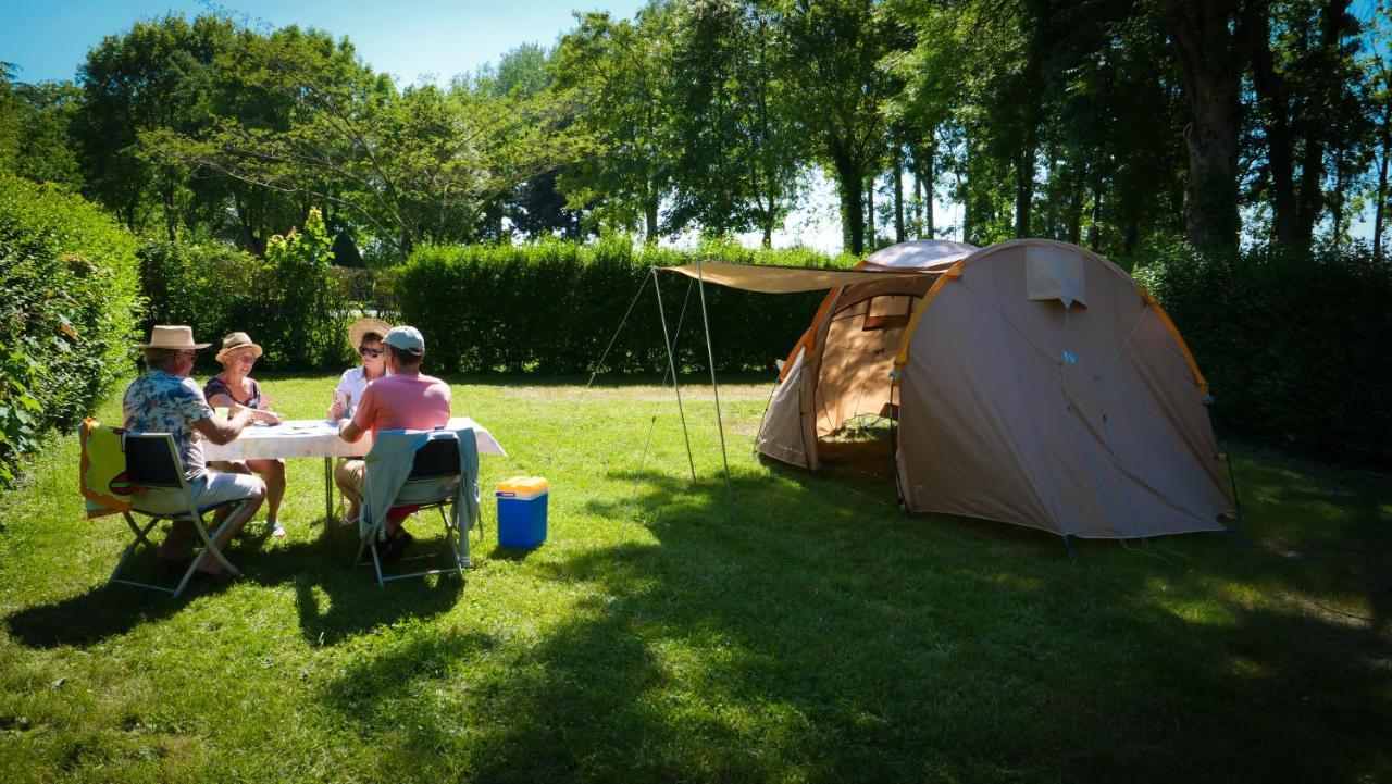 Camping Des Loisirs Evron Hotel Exterior photo
